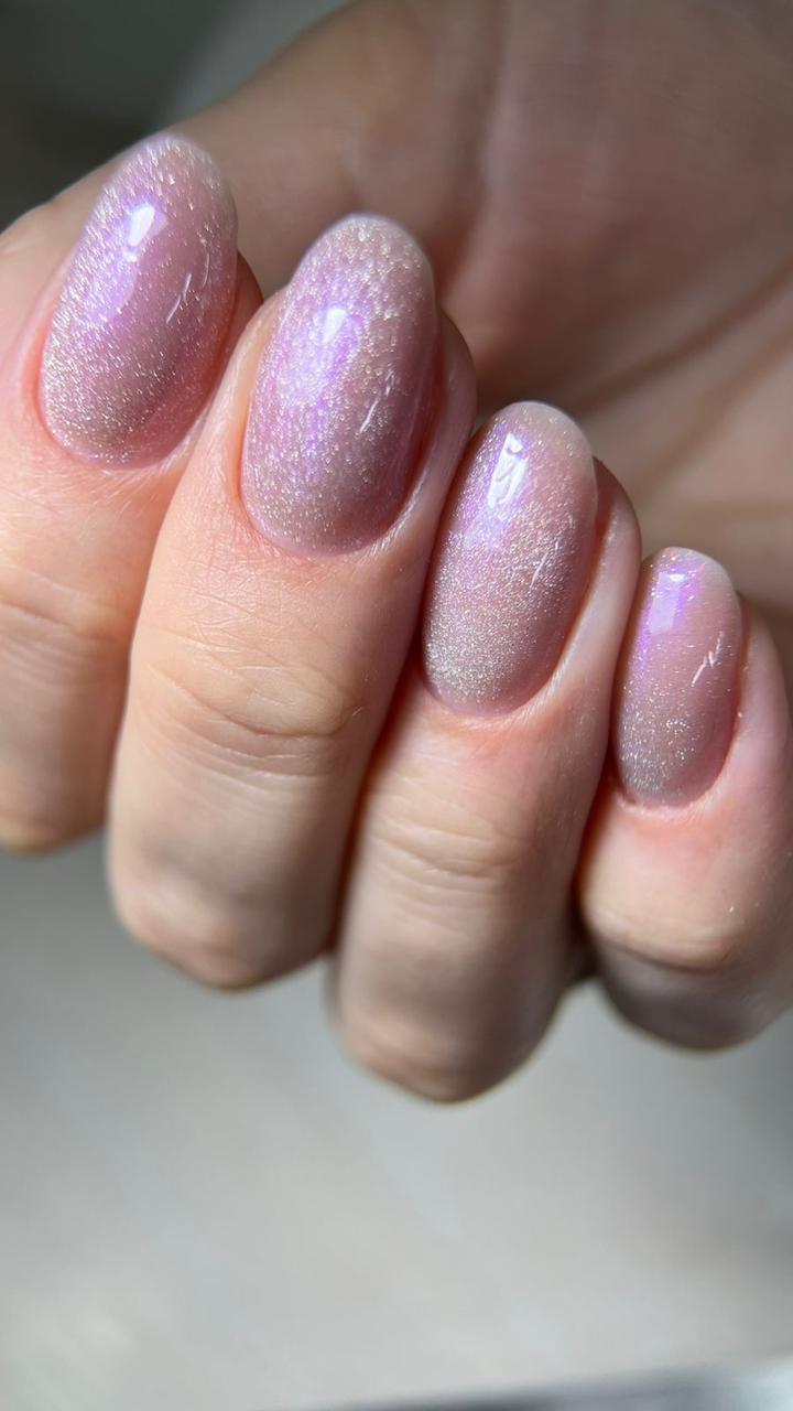 Нежный маникюр перламутр в Astra Studio Рудный